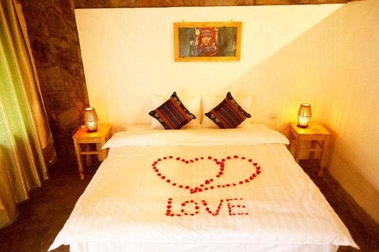 Deluxe Double Bungalow with Mountain view